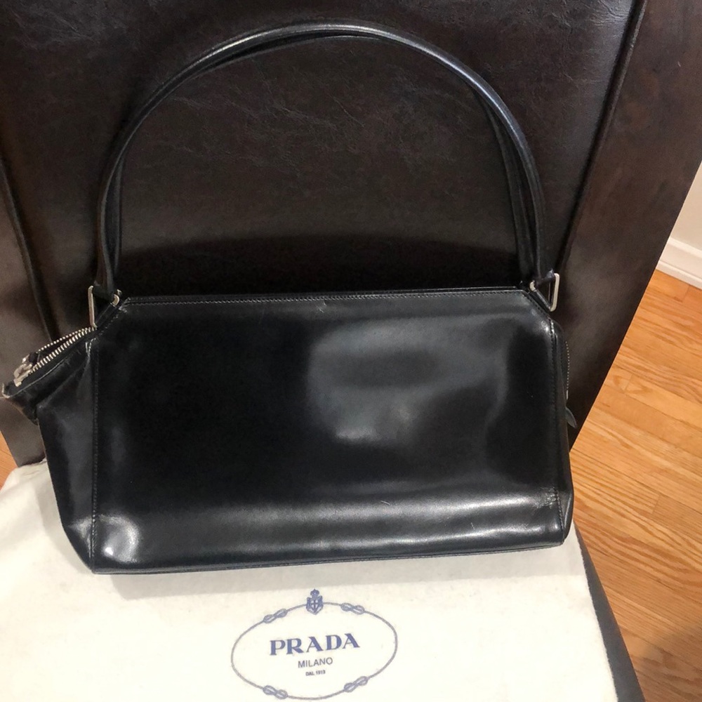 Prada leather handbag - Picture 2 of 11